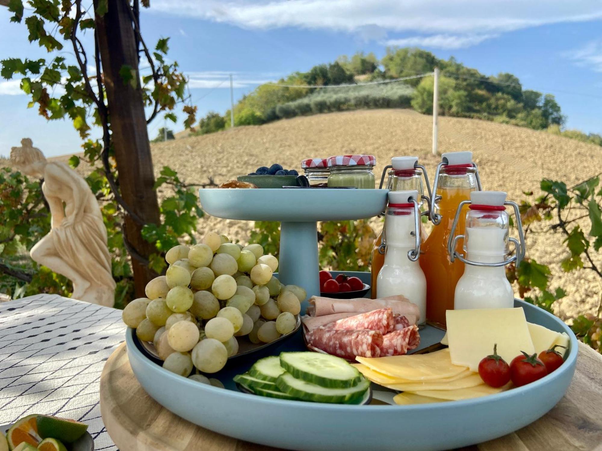 Bed And Adventure Tramontana Resort - Casetta & Wellness Castilenti Extérieur photo