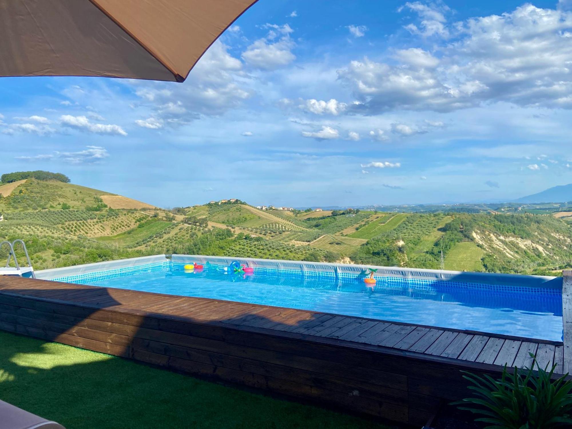 Bed And Adventure Tramontana Resort - Casetta & Wellness Castilenti Extérieur photo